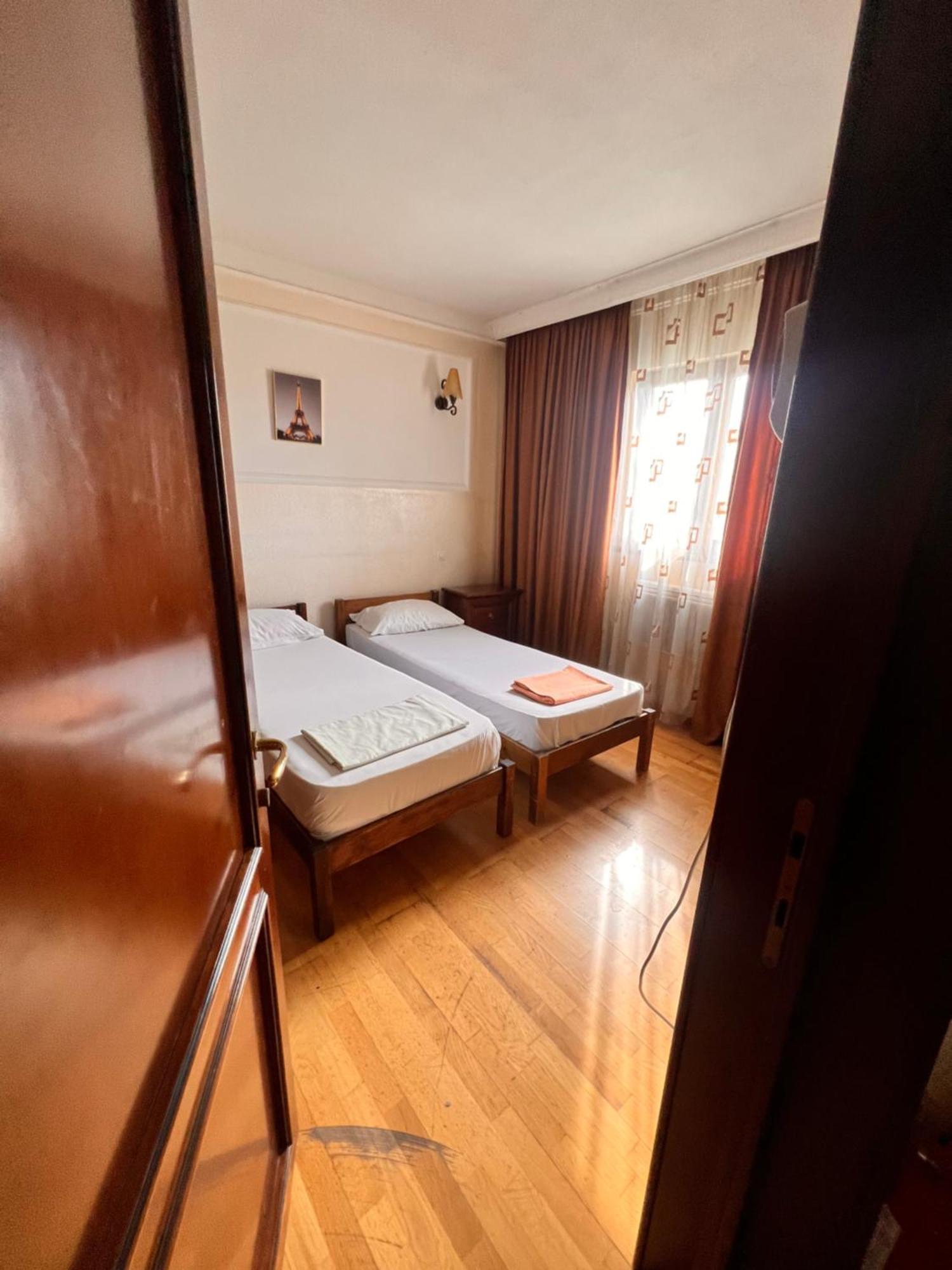 Pensiunea La Palia Iasi Ngoại thất bức ảnh
